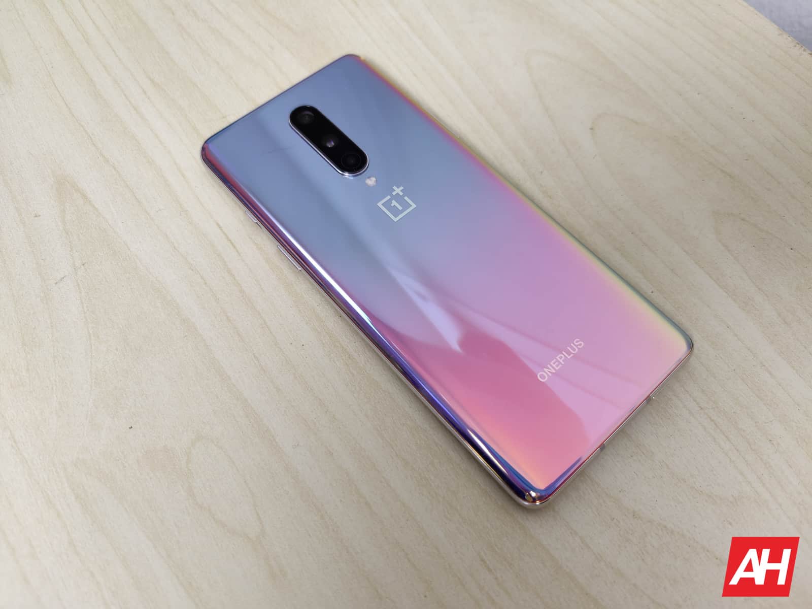 OnePlus 8 e OnePlus 8 Pro recebem sua atualização final