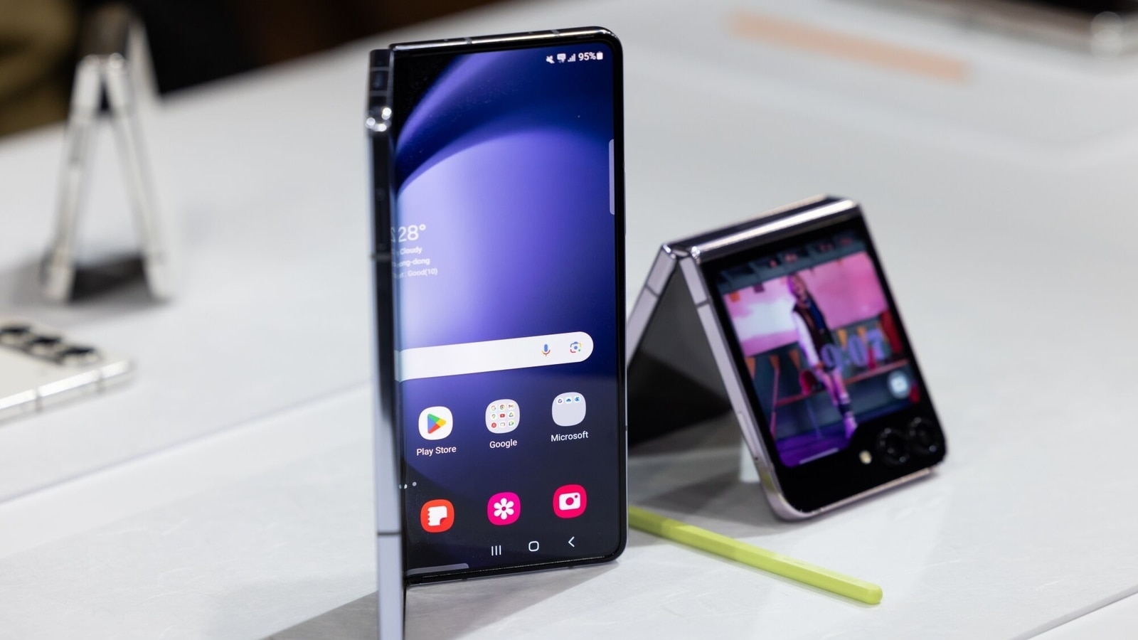 Samsung deve revelar Galaxy Z Fold 6 e Flip 6 junto com rumores do Galaxy Watch X no evento de lançamento em Paris